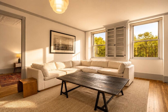 185 East Broadway-SI ID1330811P