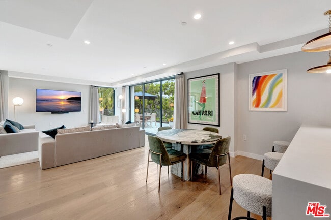 Photo - 1017 Croft Ave Unit PH1