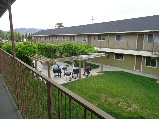 Photo - Saliman Manor Apartments