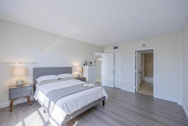 Photo - 4164 Inverrary Dr Unit 812