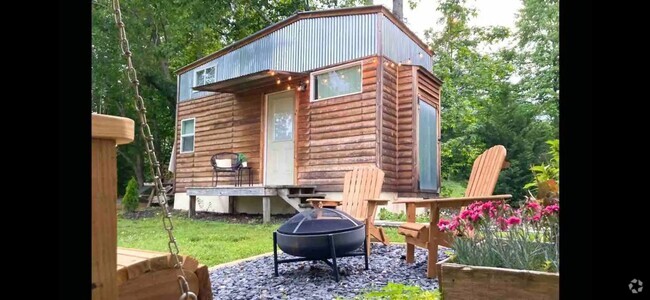 Building Photo - Charming 1BR Tiny House in Taylors