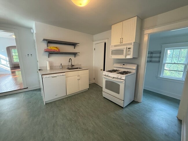 Photo - 2635 Poplar Ave Unit #2