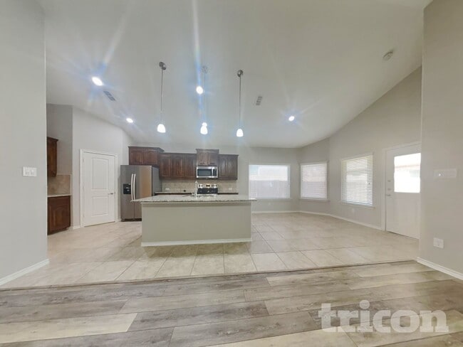 Photo - 1304 Glen Ct