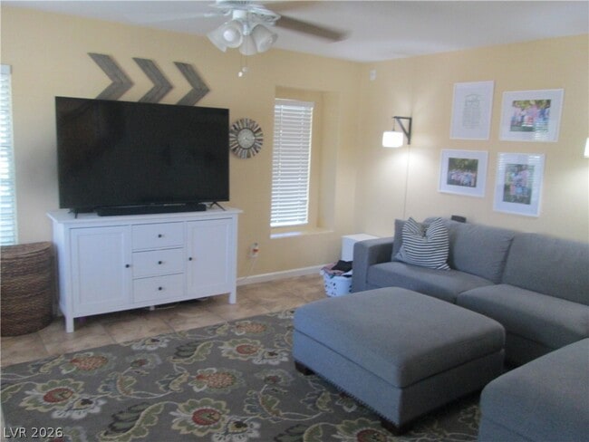 Photo - 221 Luninborg St