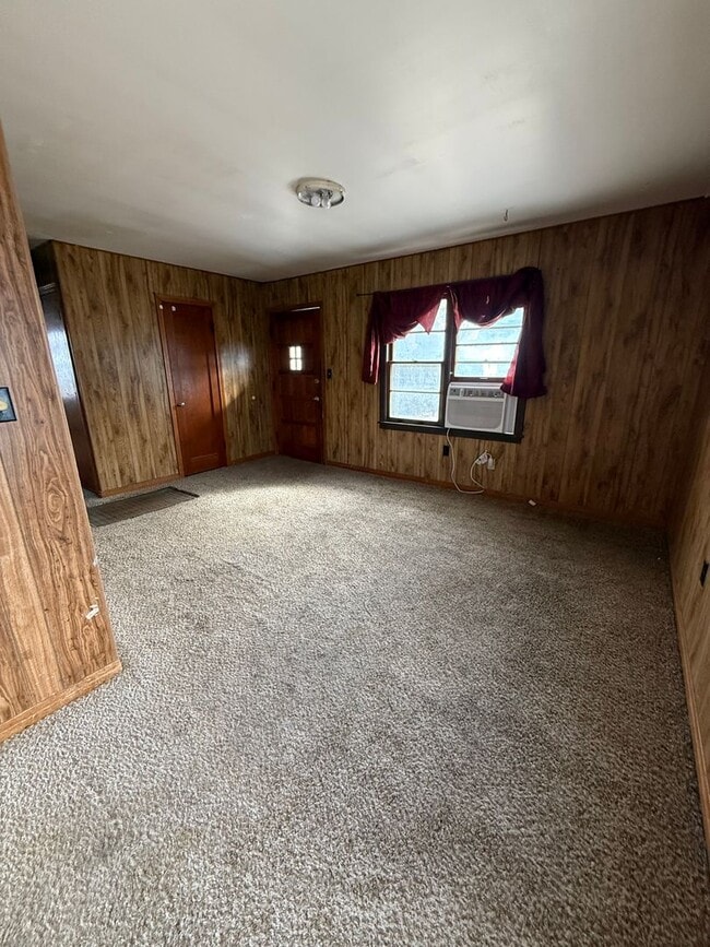 Photo - 1 Bedroom, 1 Bathroom House with Detached Garage