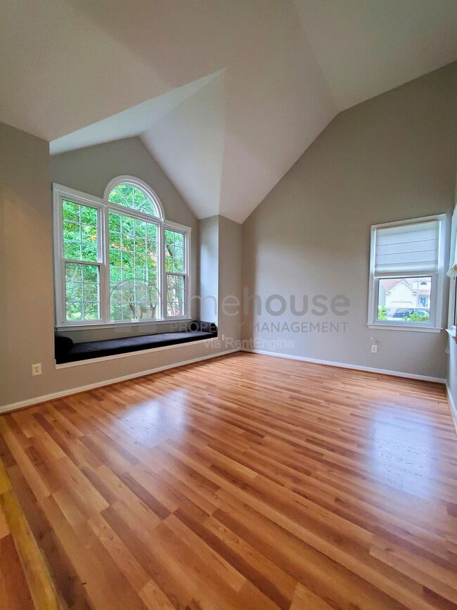 Photo - 909 Brandon Quay