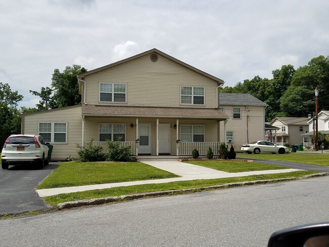Photo - Dutchess Falls Apartments