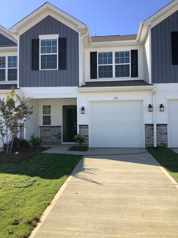 Photo - 136 Plumtree Ct