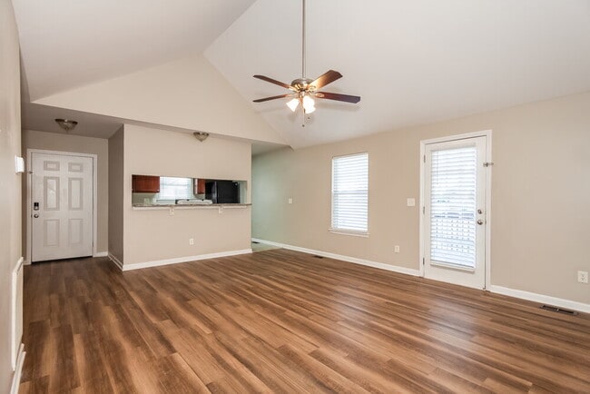 Photo - 3836 Bullard St