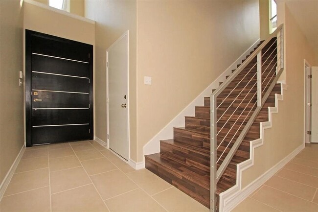 Photo - 7917 Elka Lp