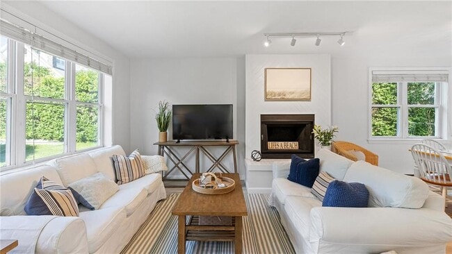 152 Tuckerman Ave Unit 7