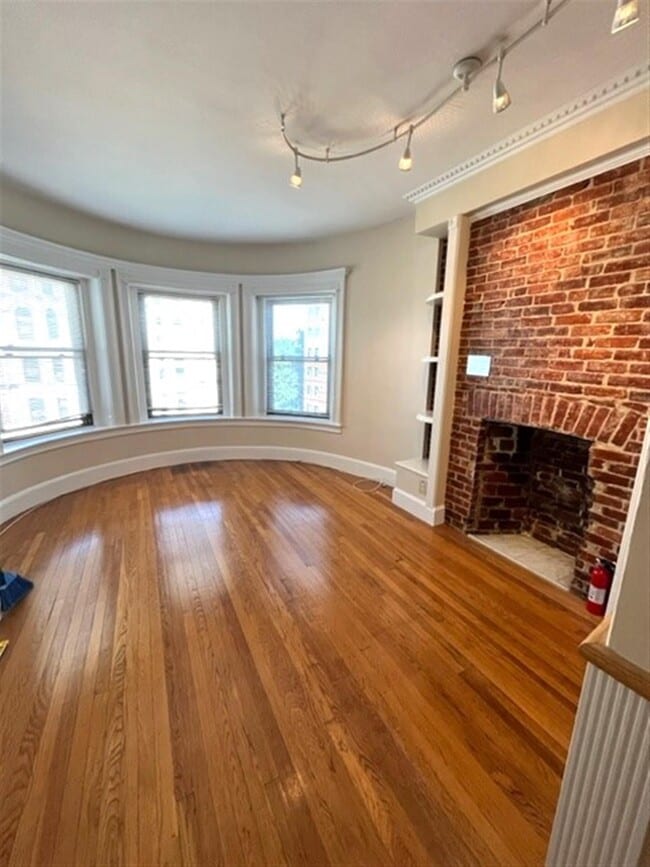 Building Photo - 880 Massachusetts Ave Unit 516