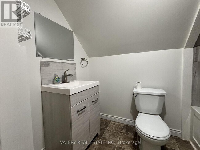 Photo - 1091 Highland Ave