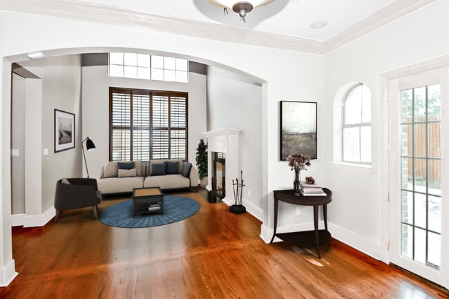 Photo - 2917 Normah St