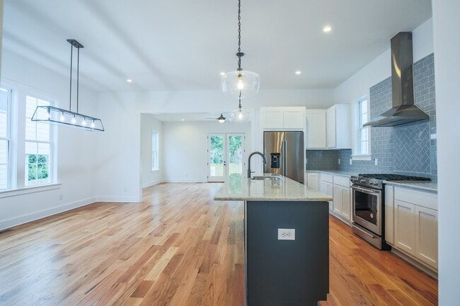 Photo - 845 Dewees Ave