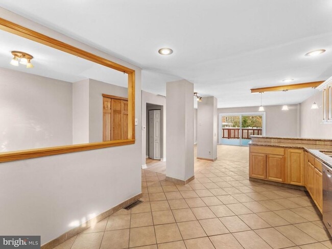 Photo - 3321 Fairdale Rd