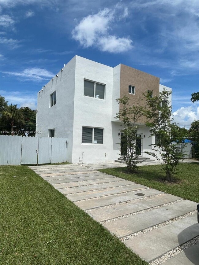 Photo - 723 NW 19th Ave Unidad B