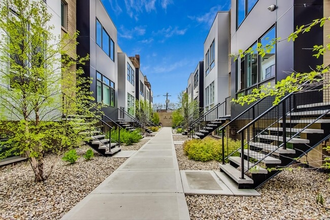 Photo - 6115 S University Ave