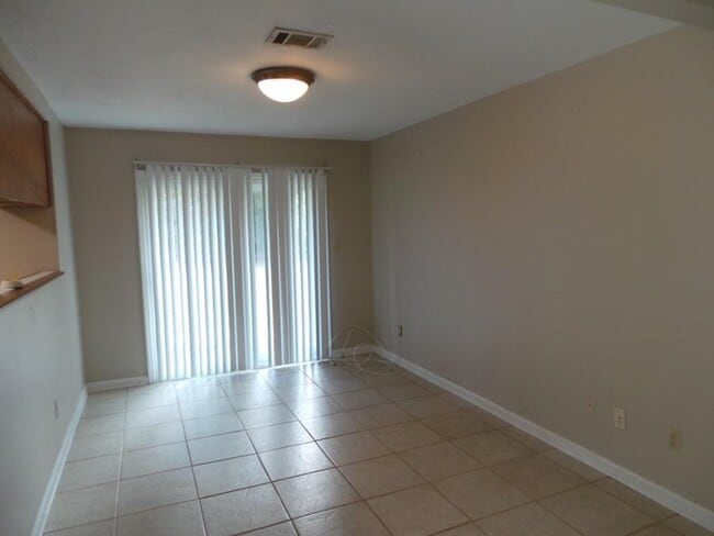 Photo - 1506 Twin Lakes Cir