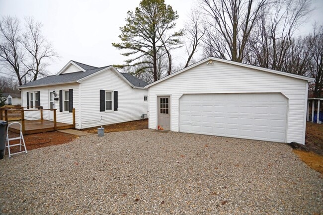 Photo - 3000 Rheinhardt Ave