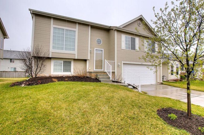 Photo - 4613 Springview Dr House
