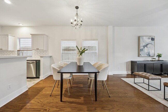 Photo - 609 W 20th St