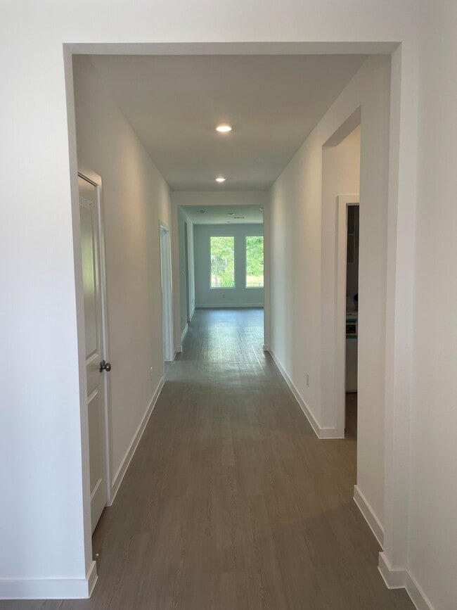 Photo - 545 Shoreview Dr