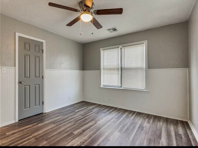 Photo - 3706 N Rockwell Ave