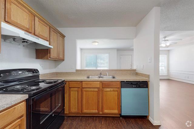 Building Photo - 517 E North St Rental