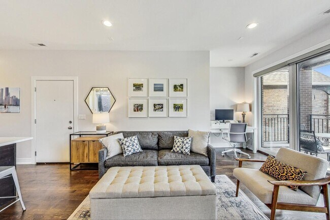 Photo - 1057 N Winchester Ave