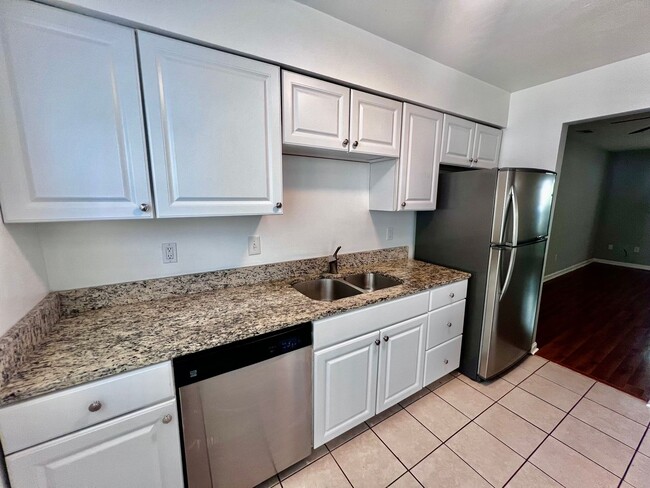 Photo - Charming Townhome in the Heart of Virginia Beach