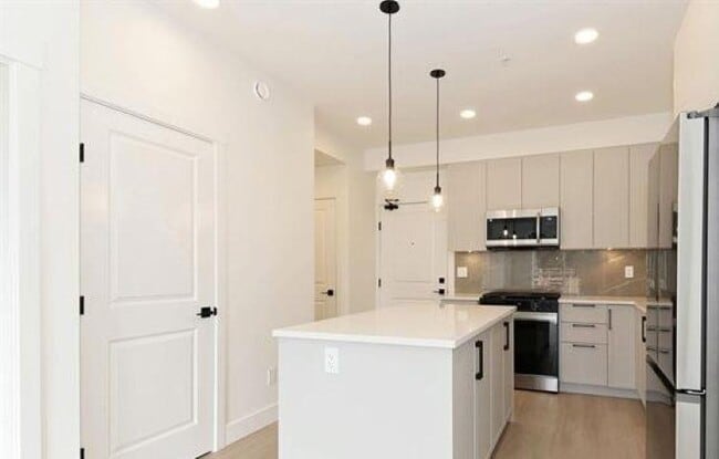 Photo - 3528-146A 146A St