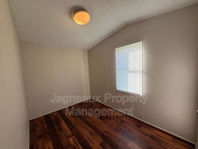 Photo - 2210 Center St