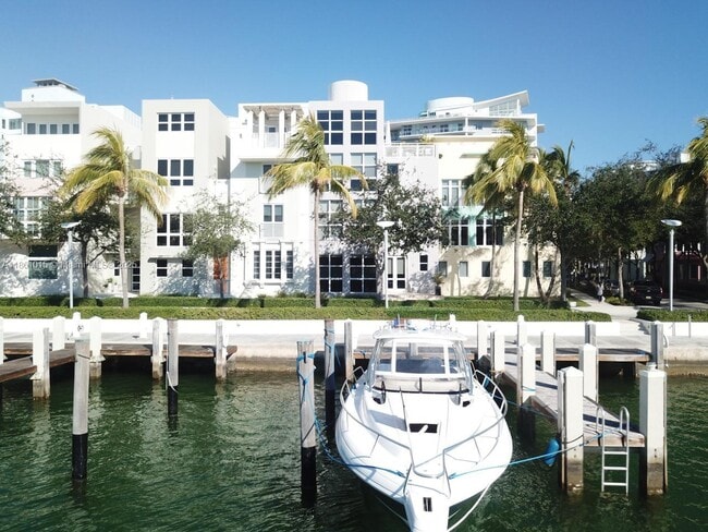 Building Photo - 6101 Laguna Dr W Rental