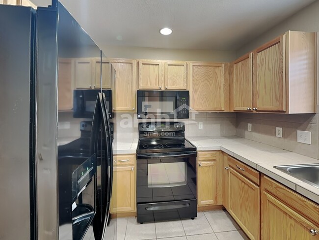 Photo - 1473 Bergen Rock St