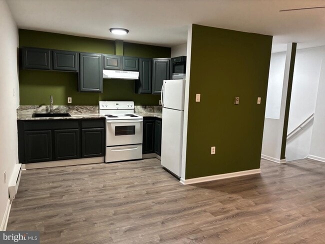 Photo - 444 Bridge St Unit E