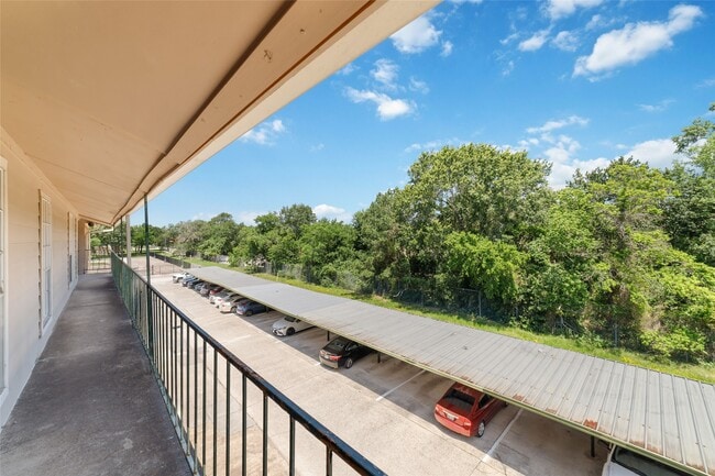 Photo - 3770 Lovers Wood Ln Unidad 709