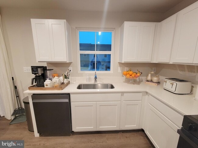 Photo - 2582 Laurel Pk Dr