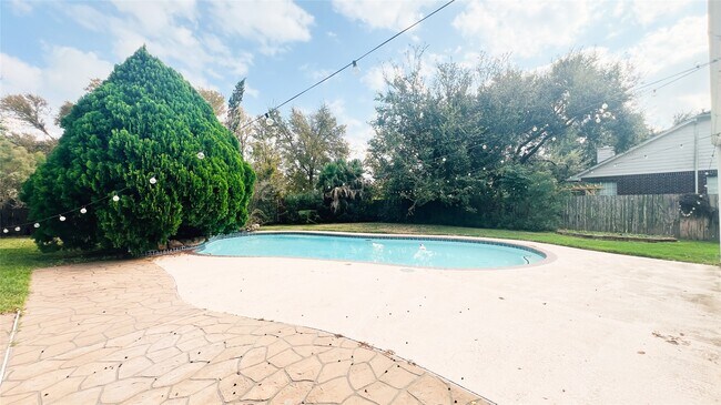 Photo - 1114 Knoll Crest Ct