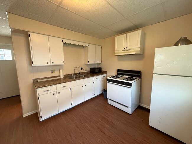 Building Photo - 334 Liberty St Unit 1st Floor - 1 Bedroom