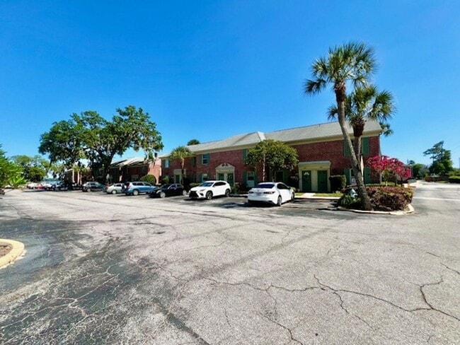 Photo - 2X2.5 -MOVE IN NOW! NEW LVP FLOORING ON 1ST FLOOR! NEW CARPET ON 2ND FLOOR! WATER VIEWS! CALL TOD...