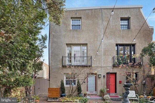Photo - 715 Rodman St