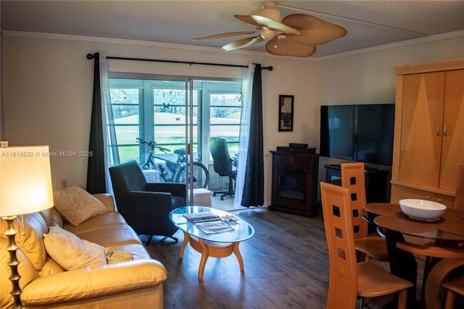 Photo - 4501 Martinique Way