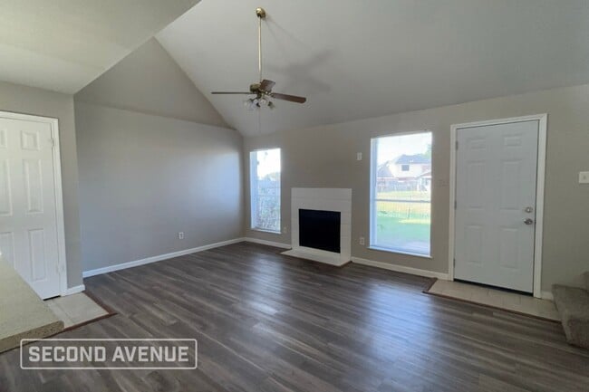 Photo - 4151 President's Dr S