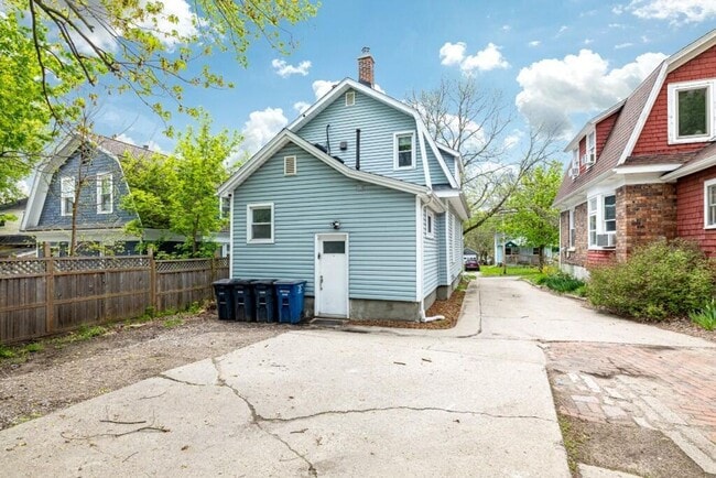 Photo - Walk to Downtown Ann Arbor - 3 bed/2 bath