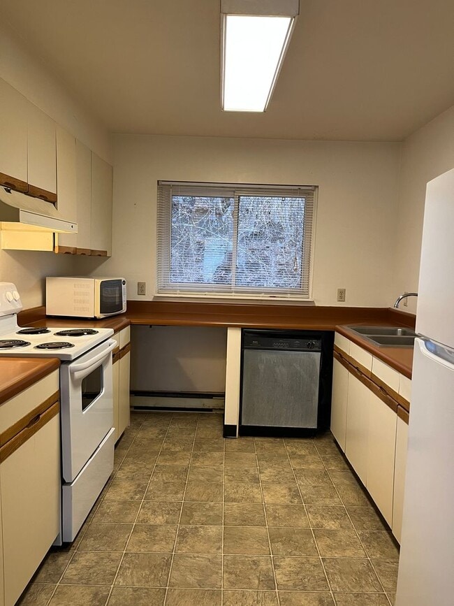 Photo - Ravenwood Apartments