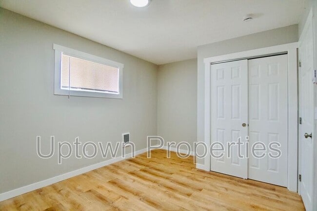 Photo - 466 N Adair St