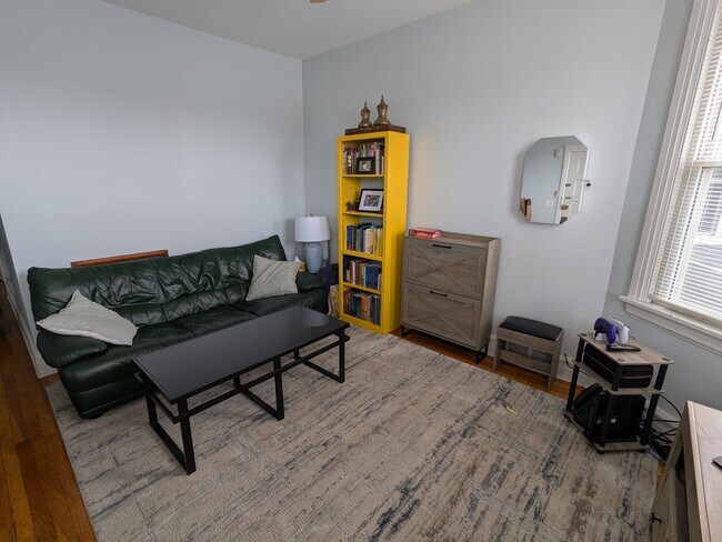 Photo - 5153 N Western Ave