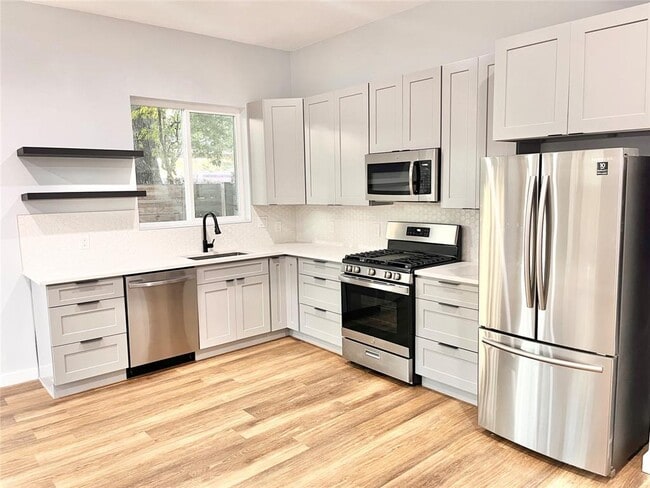 Photo - 3508 Robinson Ave