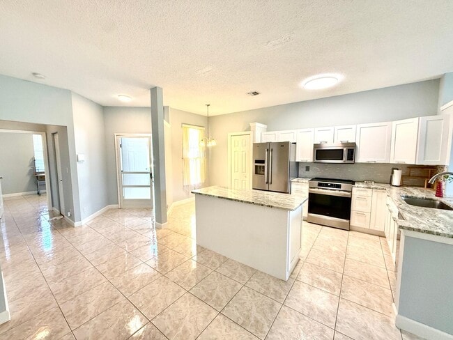 Photo - 3162 Via Poinciana